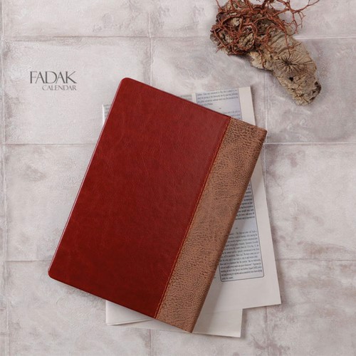 تصویر سررسید 1401 جمعه جدا چرم دو تکه اروند