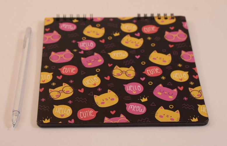 تصویر دفترچه سیمی مشکی 40 برگ (طرح گربه 1) (کد 18001)