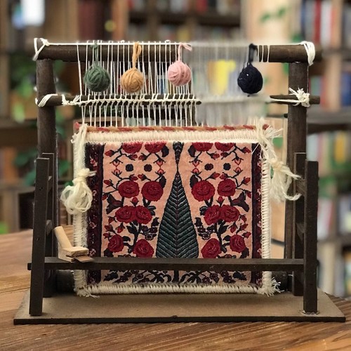 تصویر دار قالی کوچک