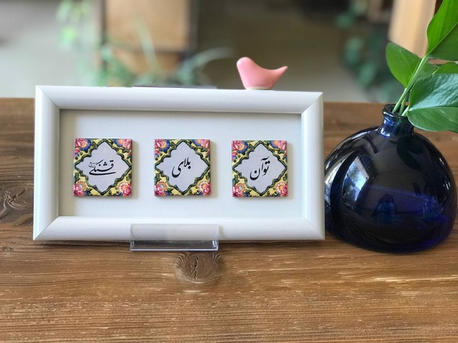 تصویر قاب کاشی مستطیلی مرغک دار