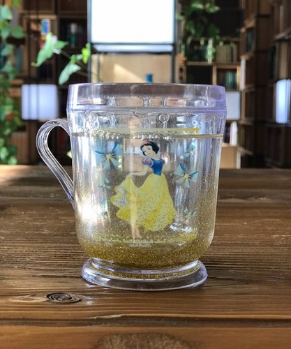 تصویر لیوان آکواریومی (طرح سفید برفی)