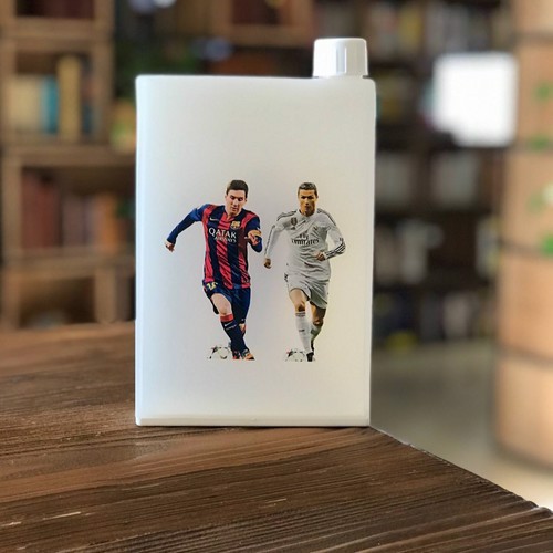 تصویر قمقمه کتابی (طرح فوتبال)