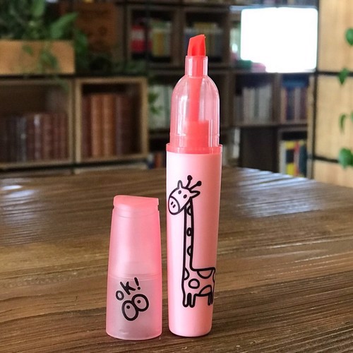 تصویر هایلایتر پاستلی گلبهی اسکول فنس (کد 92309)