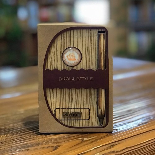 تصویر کتاب دفترچه جلد چوبی پلاک ژله ای کوچک