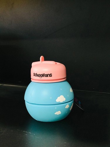 تصویر قمقمه سیلیکونی طرح آسمان اسکول فنس کد 9315