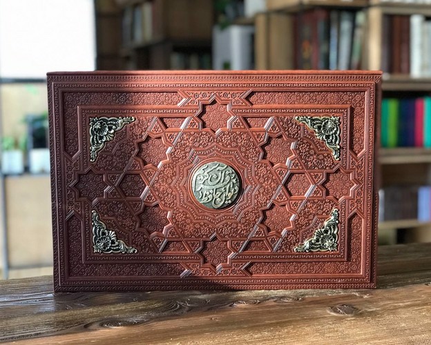 تصویر کتاب قرآن کریم و دیوان حافظ (جعبه دار) (معطر) (گلاسه) (طرح مس)